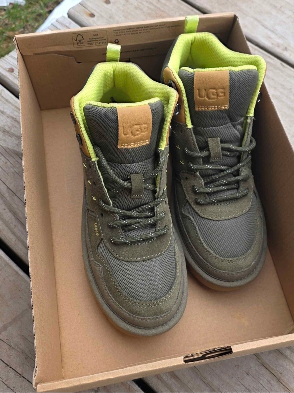 Ugg Highland Heritage Hi, Olive Green, Women's 7
